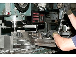 福田精密沖壓廠，沖壓模具淬火預(yù)防形變方法2-[誠瑞豐]