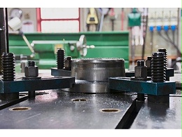 重慶五金沖壓件加工廠，拉伸模出現裂痕如何延長壽命？