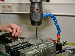 佛山五金沖壓模具廠，教你使用臺鉆