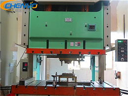 五金沖壓模具線切割哪家好，有這兩點