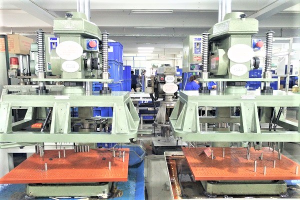 五金沖壓加工工廠-誠(chéng)瑞豐