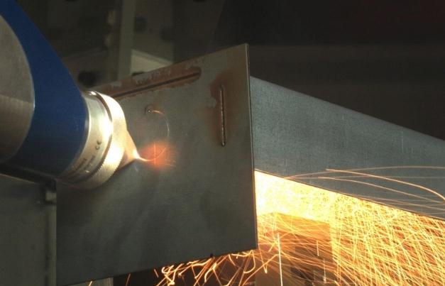 鈑金加工廠-不銹鋼切割加工