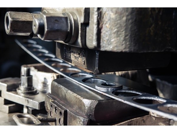 龍華沖壓加工廠，五金沖壓工序詳細圖解(1)[誠瑞豐]