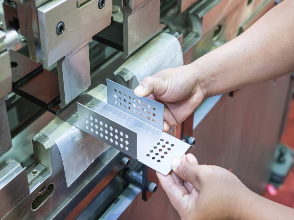 精密五金沖壓加工屬于什么行業(yè)？