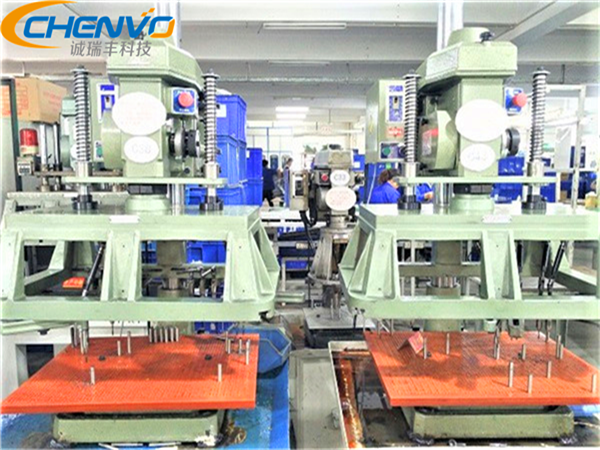 五金沖壓攻牙機圖片