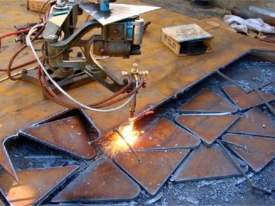 鋁合金中厚板切割廠-質(zhì)量過(guò)硬