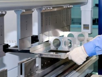 橋頭鈑金加工廠的機床回轉(zhuǎn)頭介紹